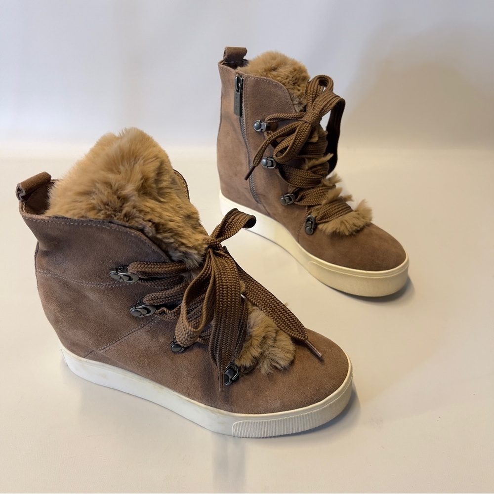 J/SLIDES Tan Suede and Fur Lace Up  Winter Boot white Sole Women’s size 7.5